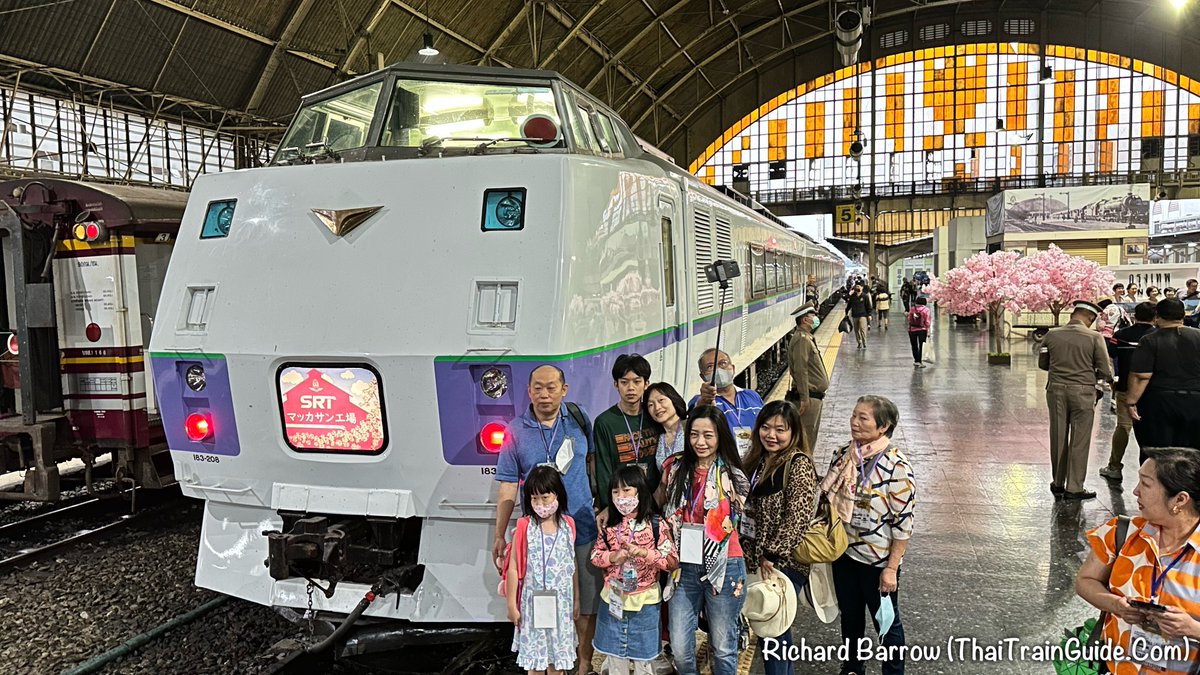 Kiha-183 Excursion Train to Ratchaburi – Richard Barrow in Thailand