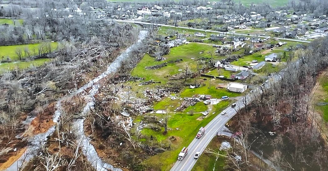 5 Die After Tornadoes in Missouri as Severe Storm Threat Remains